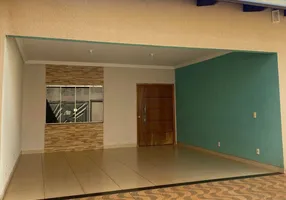 Foto 1 de Casa com 3 Quartos à venda, 189m² em Residencial Petropolis, Goiânia