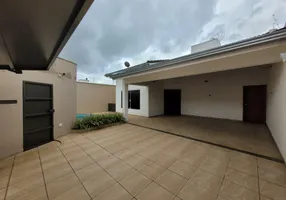 Foto 1 de Casa com 4 Quartos para alugar, 233m² em Jardim Karaíba, Uberlândia