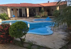 Foto 1 de Casa com 6 Quartos à venda, 600m² em Candelária, Natal