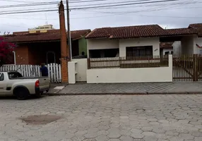 Foto 1 de Casa com 3 Quartos à venda, 103m² em Jardim Três Marias, Peruíbe