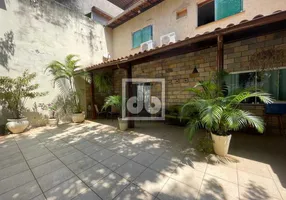 Foto 1 de Casa com 4 Quartos à venda, 252m² em Jardim Carioca, Rio de Janeiro