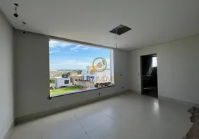 Foto 1 de Sobrado com 4 Quartos à venda, 304m² em Jardins Capri, Senador Canedo