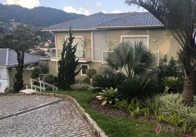 Foto 1 de Casa de Condomínio com 5 Quartos à venda, 380m² em Mosela, Petrópolis