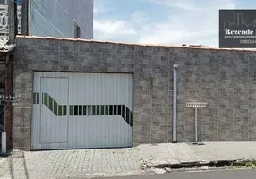 Foto 1 de Casa com 2 Quartos à venda, 70m² em Uberaba, Curitiba