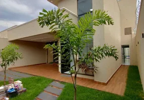 Foto 1 de Casa com 3 Quartos à venda, 163m² em Parque das Flores, Goiânia