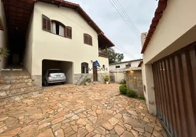 Foto 1 de Casa com 4 Quartos à venda, 360m² em Centro, Brumadinho