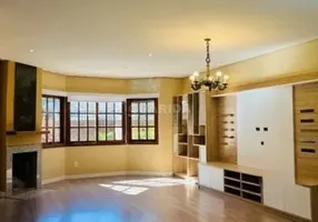 Foto 1 de Casa com 3 Quartos para alugar, 157m² em Guarujá, Porto Alegre
