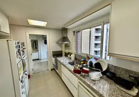 Foto 1 de Apartamento com 4 Quartos à venda, 254m² em Jardim Paulista, São Paulo