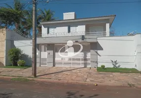 Foto 1 de Casa com 5 Quartos para alugar, 245m² em Jardim Inconfidência, Uberlândia