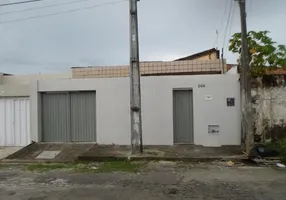 Foto 1 de Casa com 3 Quartos à venda, 174m² em Serrinha, Fortaleza
