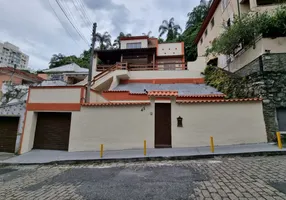 Foto 1 de Casa com 3 Quartos à venda, 200m² em Santa Rosa, Niterói