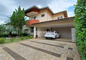 Foto 1 de Casa de Condomínio com 3 Quartos à venda, 260m² em Loteamento Portal do Sol I, Goiânia