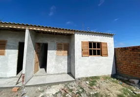 Foto 1 de Casa com 2 Quartos à venda, 35m² em Centro, Balneário Pinhal