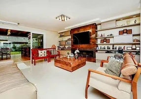 Foto 1 de Casa com 3 Quartos à venda, 337m² em Jardim Itú Sabará, Porto Alegre