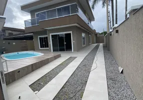 Foto 1 de Sobrado com 4 Quartos à venda, 269m² em Bom Retiro, Matinhos