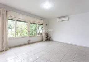 Foto 1 de Casa com 3 Quartos à venda, 182m² em Jardim Itú Sabará, Porto Alegre