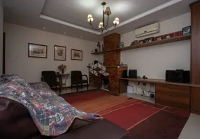 Foto 1 de Casa com 6 Quartos à venda, 300m² em Bom Jesus, Porto Alegre