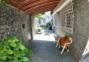 Foto 1 de Casa com 3 Quartos à venda, 200m² em Pé Pequeno, Niterói