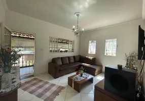 Foto 1 de Casa com 3 Quartos à venda, 241m² em Jardim Montanhês, Belo Horizonte