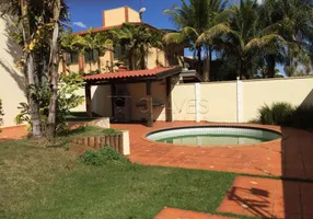 Foto 1 de Casa de Condomínio com 4 Quartos para alugar, 245m² em Residencial Flórida, Ribeirão Preto
