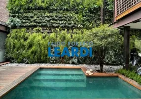 Foto 1 de Casa de Condomínio com 3 Quartos para venda ou aluguel, 618m² em Jardim Europa, São Paulo