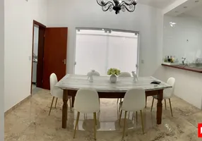 Foto 1 de Casa com 3 Quartos à venda, 375m² em Jardim Universitário, Espírito Santo do Pinhal