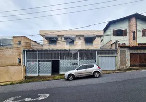 Foto 1 de Casa com 3 Quartos à venda, 250m² em Santa Efigênia, Belo Horizonte