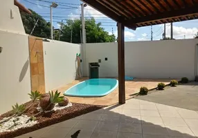 Foto 1 de Casa com 4 Quartos à venda, 140m² em Parque São Benedito, Santa Isabel