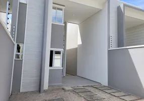 Foto 1 de Casa com 4 Quartos para alugar, 143m² em Edson Queiroz, Fortaleza