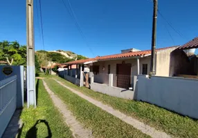 Foto 1 de Casa com 3 Quartos à venda, 200m² em Arroio, Imbituba