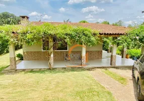 Foto 1 de Fazenda/Sítio com 3 Quartos à venda, 194m² em Vale dos Pinheiros, Atibaia