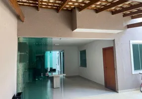 Foto 1 de Sobrado com 3 Quartos à venda, 121m² em Vila Rosa, Goiânia