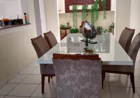 Foto 1 de Casa com 3 Quartos à venda, 300m² em Jardim Satélite, São José dos Campos