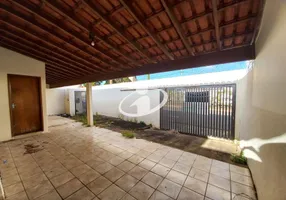 Foto 1 de Casa com 3 Quartos para alugar, 189m² em Santa Mônica, Uberlândia