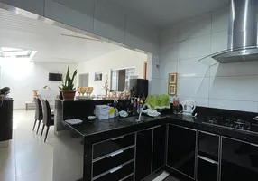 Foto 1 de Casa com 5 Quartos à venda, 232m² em Conjunto Vera Cruz, Goiânia