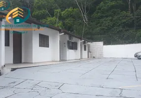 Foto 1 de Casa de Condomínio com 2 Quartos à venda, 50m² em Cidade Jardim, Caraguatatuba