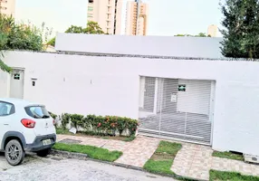 Foto 1 de Casa com 4 Quartos à venda, 270m² em Casa Forte, Recife