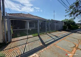 Foto 1 de Casa com 4 Quartos à venda, 223m² em Jardim dos Estados, Campo Grande