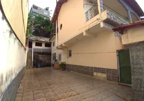 Foto 1 de Casa com 4 Quartos à venda, 200m² em Santo Agostinho, Volta Redonda