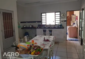 Foto 1 de Casa com 2 Quartos à venda, 140m² em Vila São João do Ipiranga, Bauru