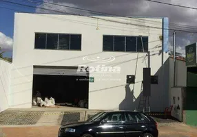 Foto 1 de Galpão/Depósito/Armazém para alugar, 190m² em Santa Mônica, Uberlândia