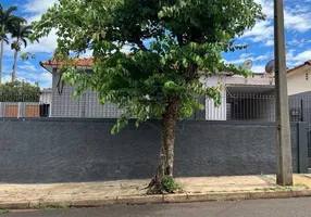 Foto 1 de Casa com 3 Quartos à venda, 230m² em Centro, Araraquara