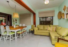 Foto 1 de Casa com 3 Quartos à venda, 411m² em Medianeira, Porto Alegre