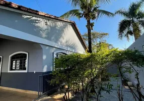 Foto 1 de Casa com 5 Quartos à venda, 300m² em Jardim Petrópolis, Goiânia