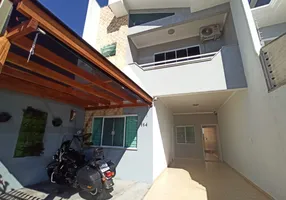 Foto 1 de Sobrado com 3 Quartos à venda, 174m² em Zona 28, Maringá