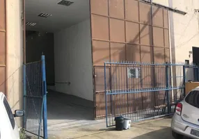 Foto 1 de Galpão/Depósito/Armazém à venda, 650m² em Colubandê, São Gonçalo