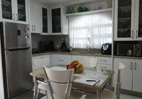 Foto 1 de Casa com 4 Quartos à venda, 190m² em Capoeiras, Florianópolis