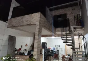 Foto 1 de Casa com 2 Quartos à venda, 105m² em Vila Voturua, São Vicente