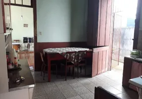 Foto 1 de Casa com 3 Quartos para alugar, 200m² em Centro, Muriaé