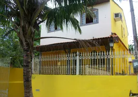 Foto 1 de Casa com 4 Quartos para alugar, 200m² em Vila Geny, Itaguaí